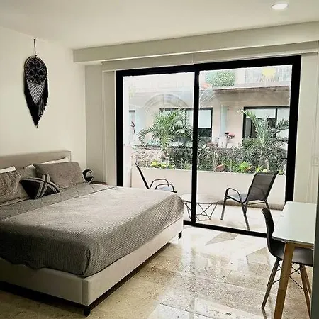 Prime Location And Comfort Wi-Fi Pool View Studio 112A